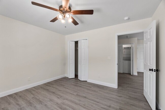 Building Photo - 175 Highland Hls