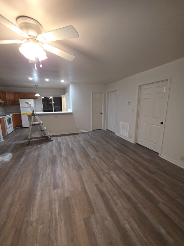 Foto del edificio - 124 Holshouser Rd