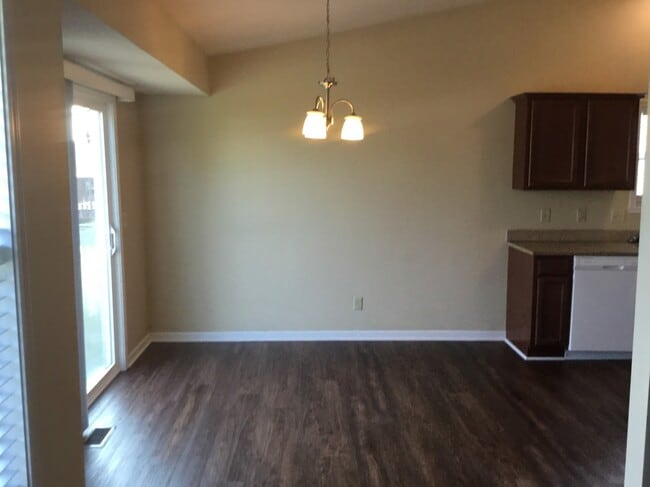 Foto del edificio - 6328 Sunnybrook Ln