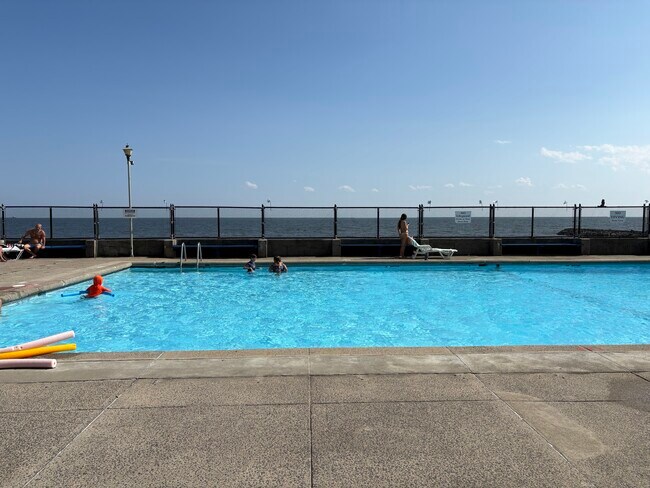 Foto del edificio - 242 West Walk