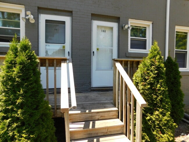 Building Photo - 148 Pingree Ave
