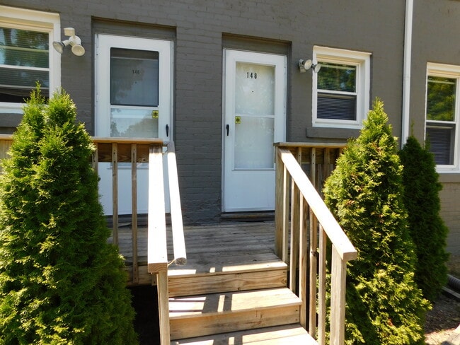 Building Photo - 148 Pingree Ave