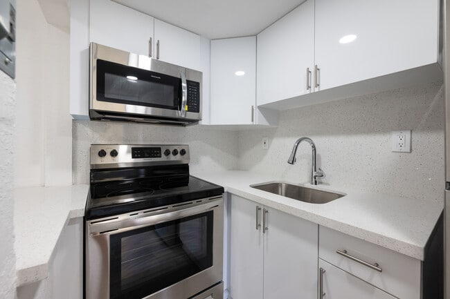 Foto del edificio - 1811 NW 19th Terr