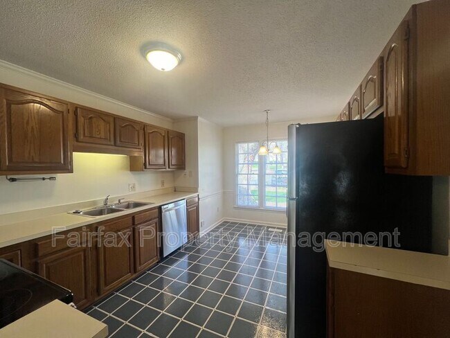Foto del edificio - 112 Greenmont Ln