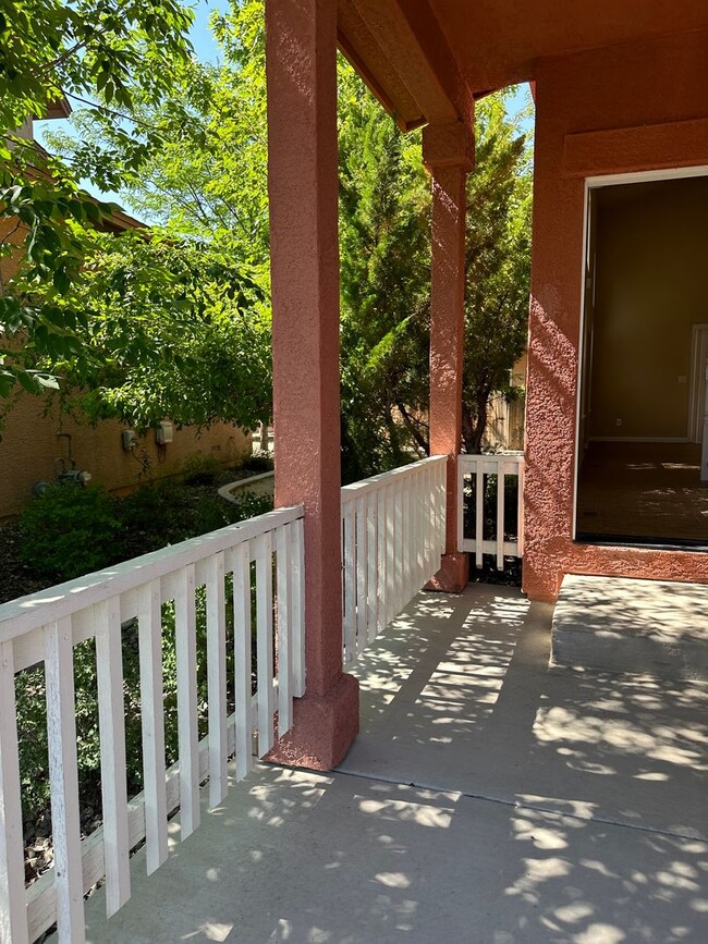 Building Photo - Beautiful 2 story home in Sparks