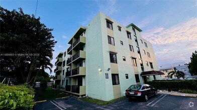 Building Photo - 1530 SW 2nd St