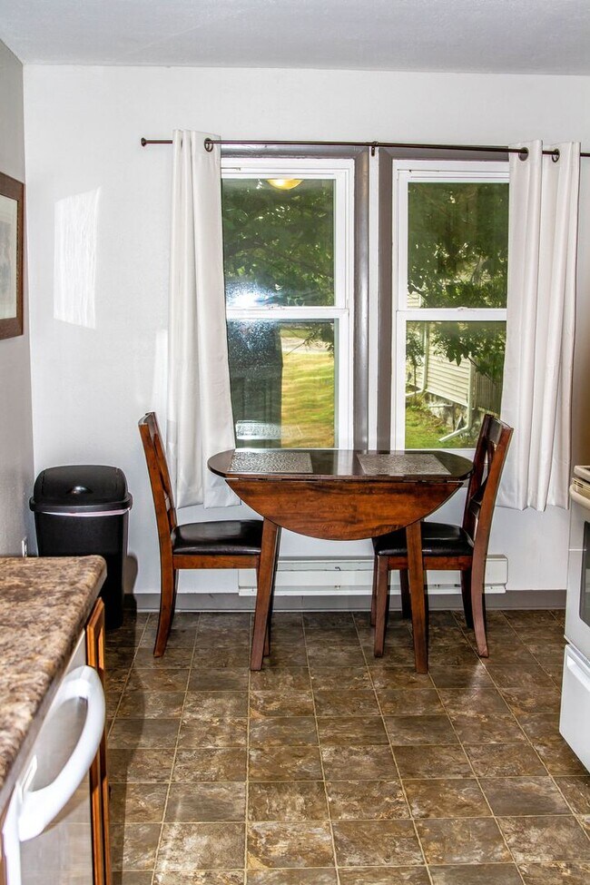 Foto del edificio - 422 1/2 W New York Ave