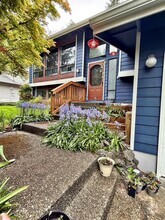 Building Photo - 710 Parkway Ct NE