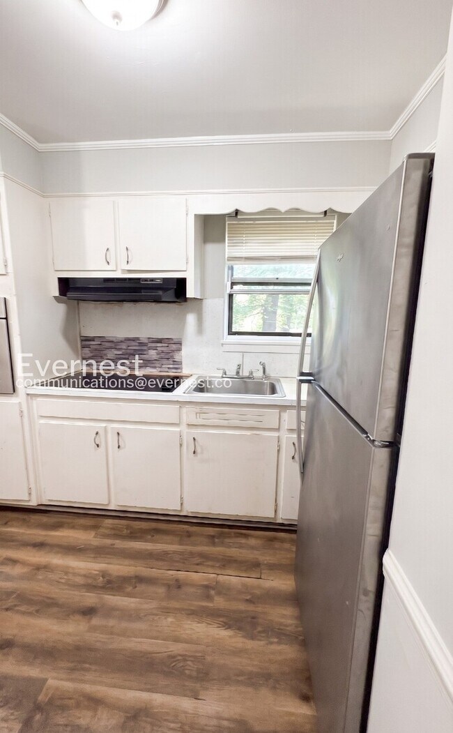 Building Photo - 733 Glen Ridge Dr