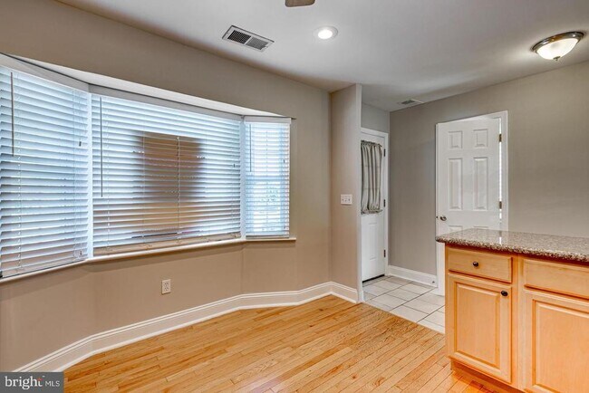 Building Photo - 1663 Hart Ct