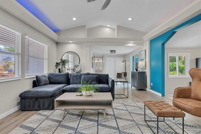 Foto del edificio - 4110 Iola Dr