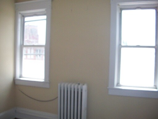 Building Photo - 113 E Diamond Ave