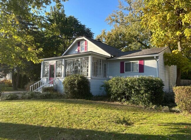 Building Photo - 2154 Wiltshire Rd