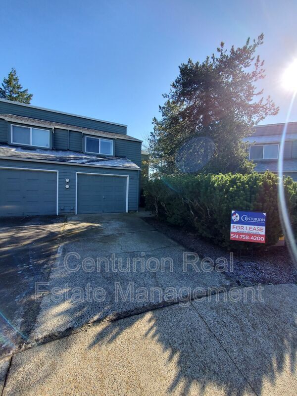 Building Photo - 4071 NW Walnut Pl