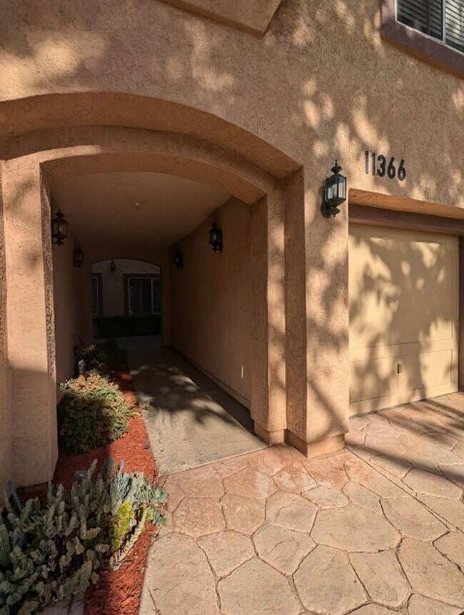 Foto del edificio - 2 Bed / 2.5 Bathroom Two Story Townhome at the Tristan complex in Rancho San Diego