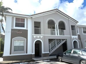 Building Photo - 1656 SE 29th Ct