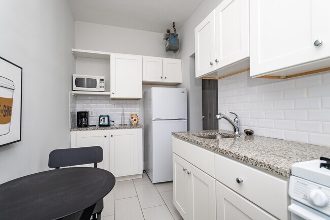 Building Photo - 49 Worthington St