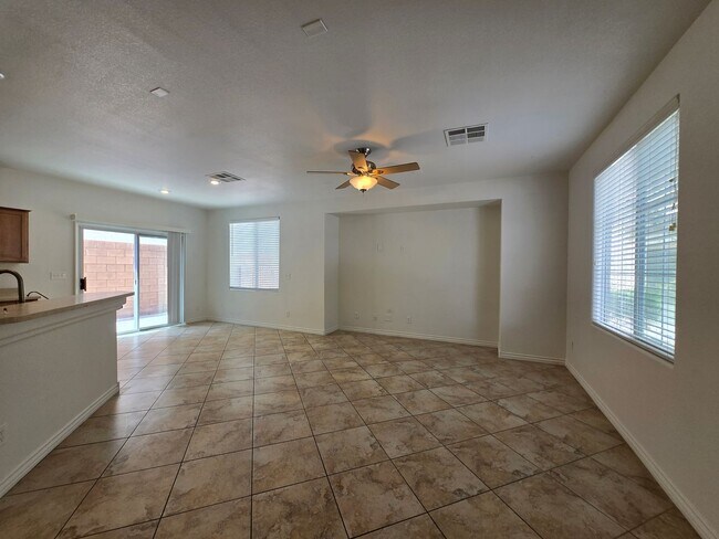 Foto del edificio - 2 Story home in Mountain's Edge