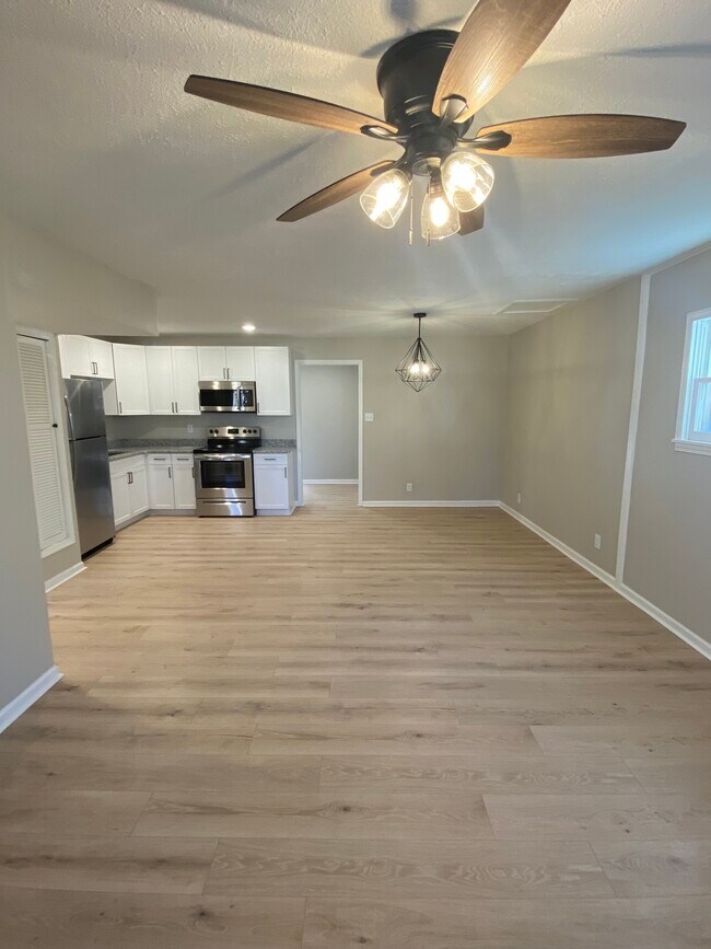 Building Photo - 5402 Ilex Ave