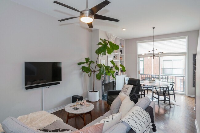 Foto del edificio - 1745 N Hermitage Ave