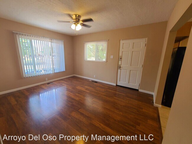 Foto del edificio - 3 br, 1 bath House - 2846 Monroe Street NE