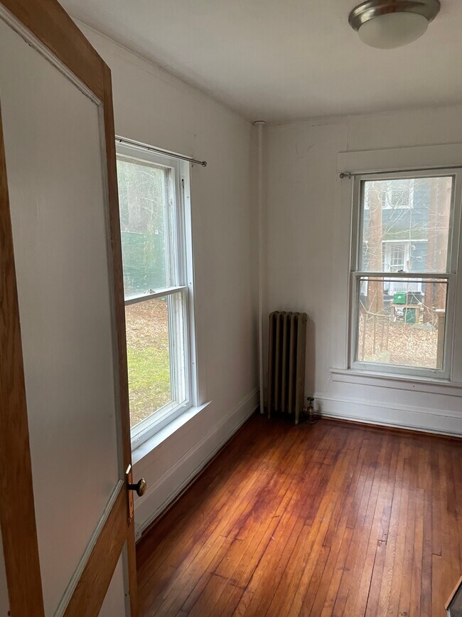 Building Photo - 113 Heights Ct