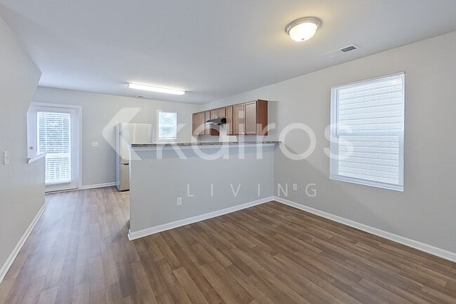 Building Photo - 132 Tybo Dr