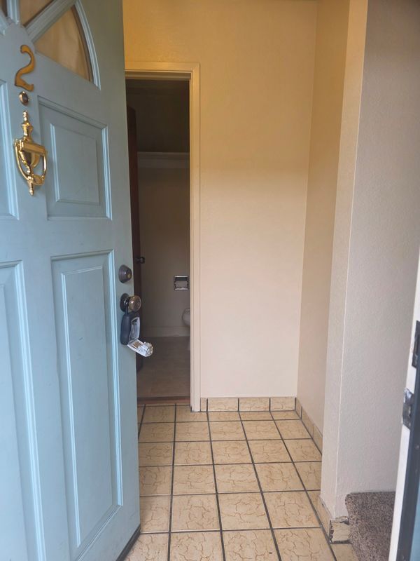 Foto del edificio - 420 Dela Vina Ave