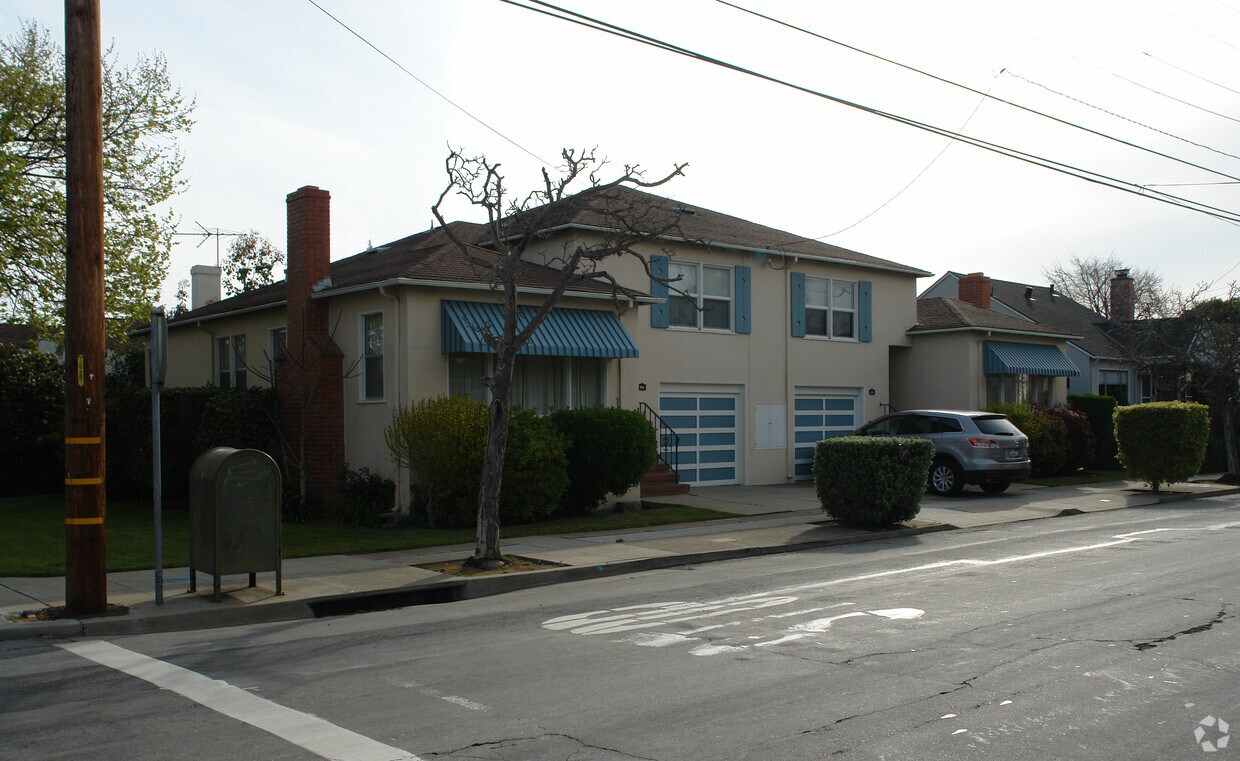 Building Photo - 950 N Humboldt St