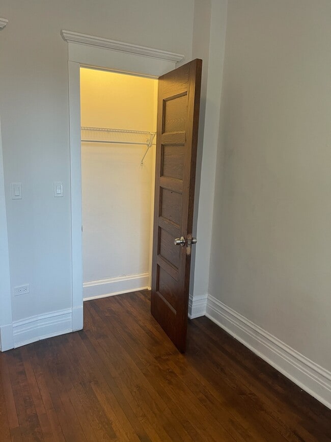 2nd Bedroom - 1000 W Dakin St