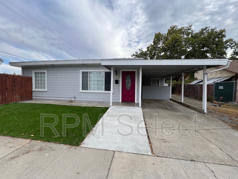 Foto principal - 3800 13th Ave