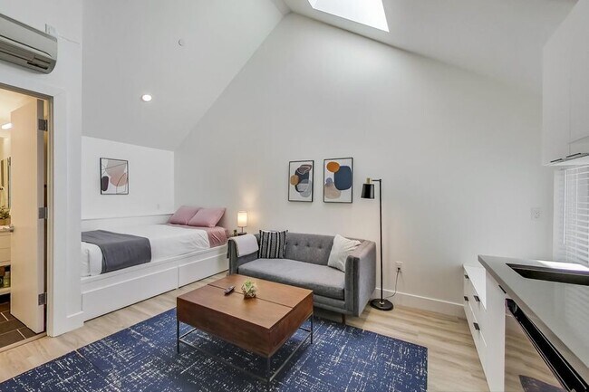 Building Photo - Artthaus Linden: New Luxury Apartment! 1 m...