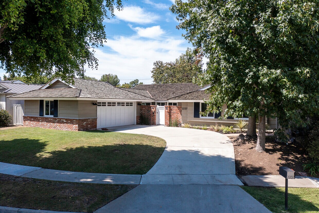 Primary Photo - 2237 Donnie Rd