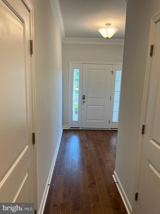 Foto del edificio - 8145 Carriage Homes Dr