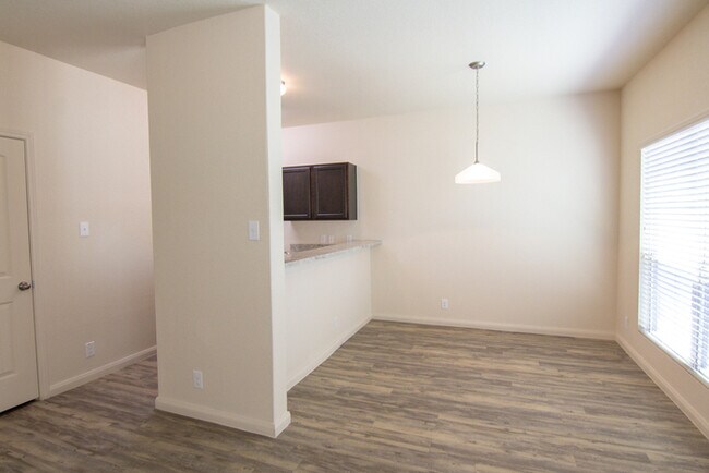 Building Photo - Tesoro Hills - 4727 War Horse Dr, San Anto...
