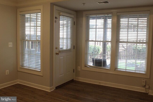 Foto del edificio - 12756 Heron Ridge Dr