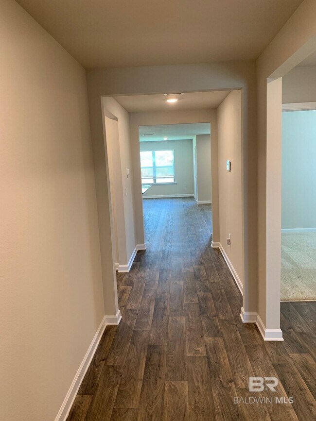 Foto del edificio - 8317 Harmon St