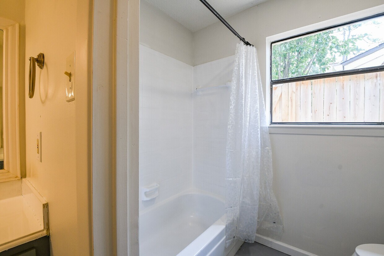 Primary Photo - 19522 Dianeshire Dr