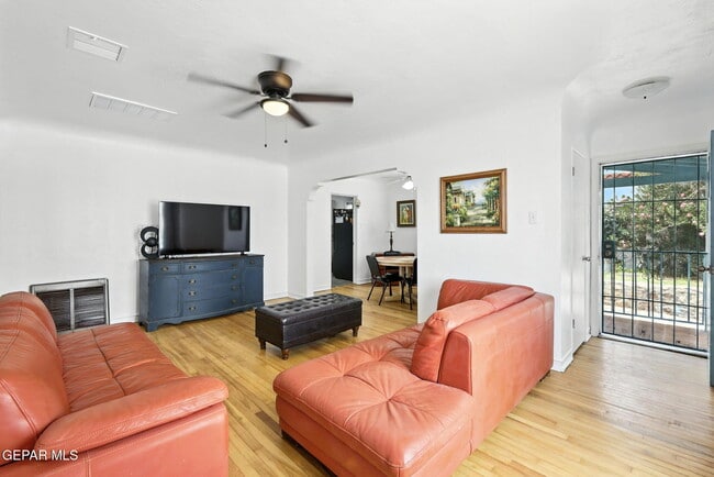 Building Photo - 4505 Pershing Dr