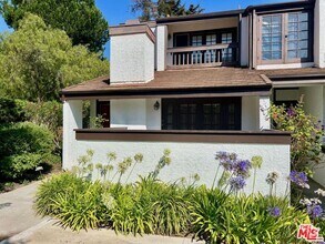 Building Photo - 1586 Palisades Dr