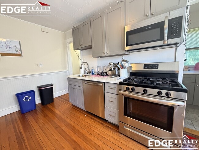 Photo - 111 Kenrick St Apartment