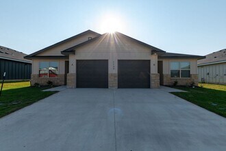 Building Photo - 1149 Lindsey Dr