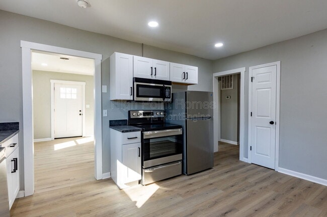 Building Photo - 3312 Tarlton Ave