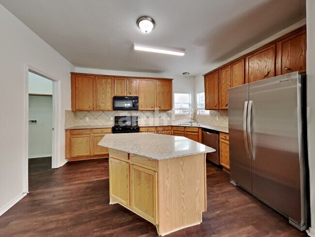 Foto del edificio - 2013 Briar Grove Dr