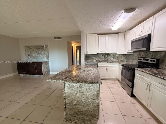 Foto del edificio - 105 Meadows Cir