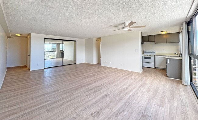 Building Photo - 2724 Kahoaloha Ln