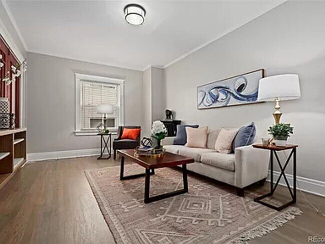 Building Photo - Incredible modern 1 bedroom Condo in Capit...