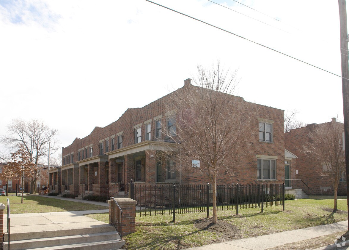 Primary Photo - 1440 N 4th St