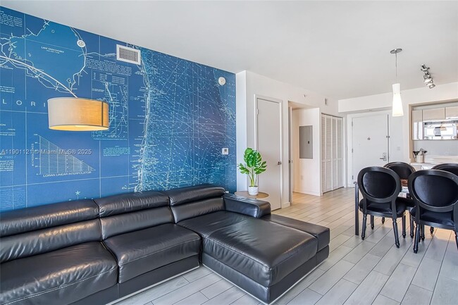 Building Photo - 2602 E Hallandale Beach Blvd