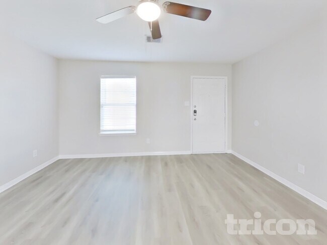 Foto del edificio - 5718 Treasure Cove Rd